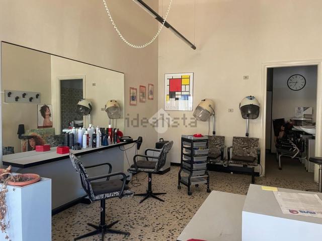 Locale in vendita di 32 m² in Piazza Dante Alighieri, 7008