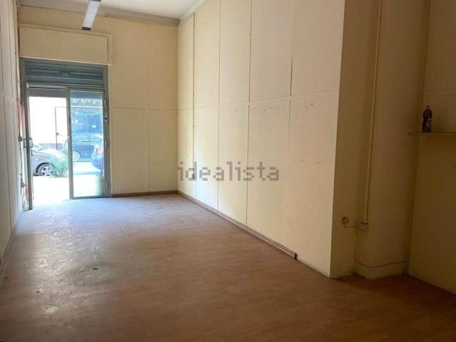 Locale in vendita di 32 m² in Via Alcide de Gasperi, 111