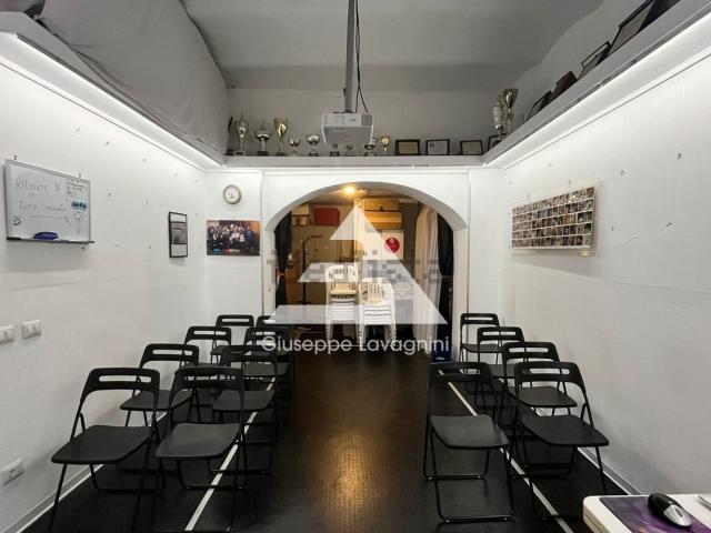 Locale in vendita di 32 m² in Via Cellomaio, 48