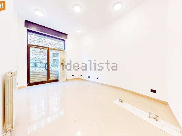 Locale in vendita di 32 m² in Via Firenze, 9