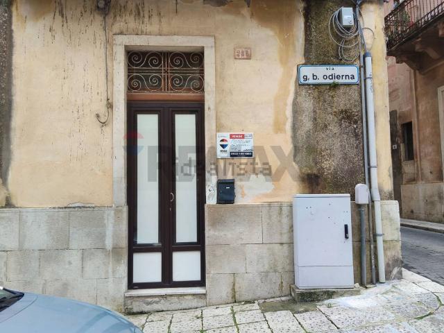 Locale in vendita di 32 m² in Via Giambattista Odierna, 286