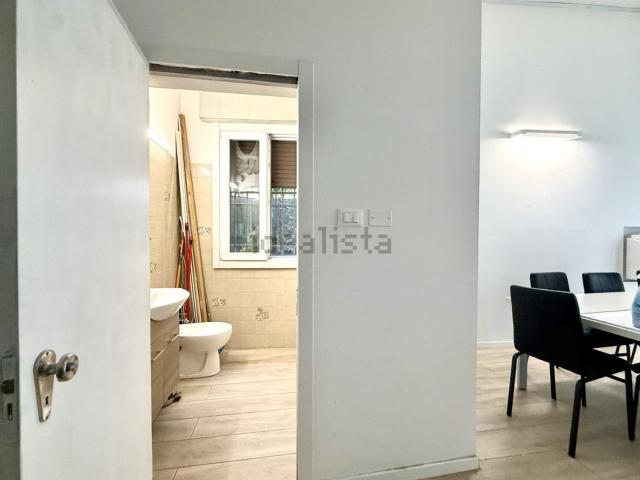 Locale in vendita di 32 m² in Via Giuseppe Massarenti, 418