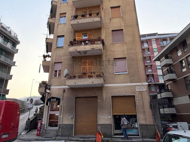 Locale in vendita di 32 m² in Via Isocorte, 3