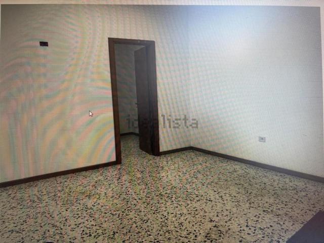 Locale in vendita di 32 m² in Via Martiri delle Fosse Ardeatine, 19