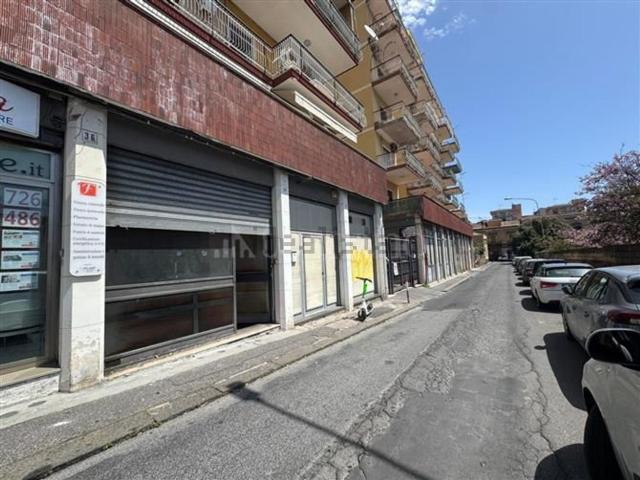 Locale in vendita di 32 m² in Via Paolo Bentivoglio