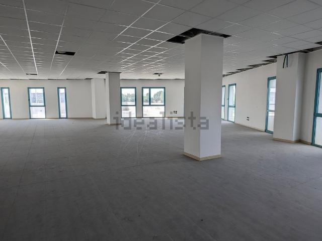 Locale in vendita di 330 m²