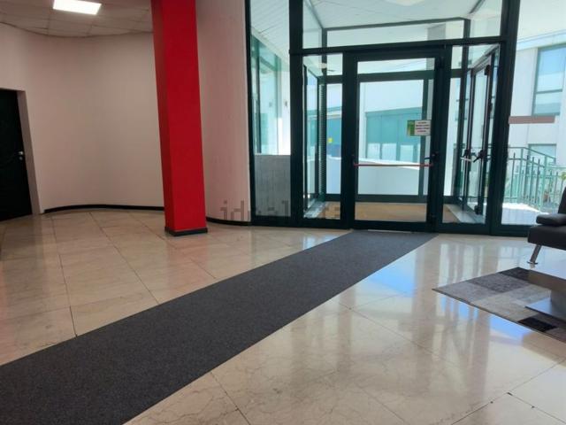 Locale in vendita di 330 m²