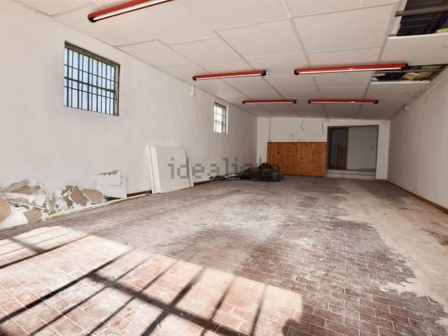 Locale in vendita di 330 m²