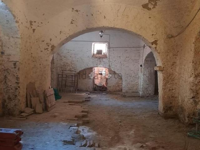 Locale in vendita di 330 m² in Via Nazareth, 68