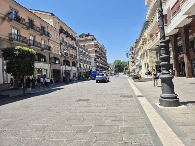 Locale in vendita di 330 m² in Corso Vittorio Emanuele II