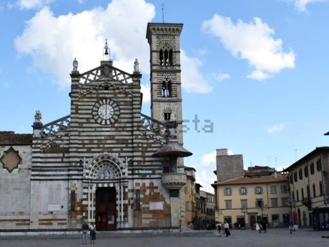 Locale in vendita di 330 m² in Piazza San Francesco