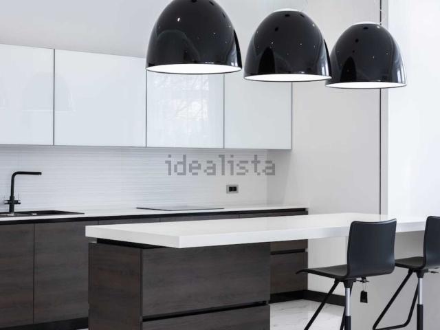 Locale in vendita di 335 m² in Via Guido Rossa