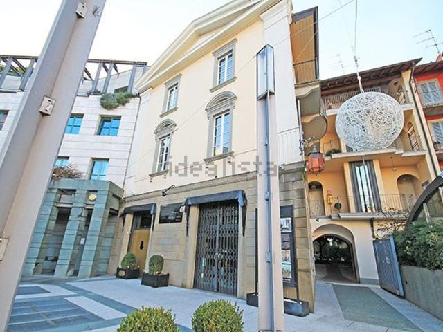 Locale in vendita di 335 m² in Via Sant&apos Orsola