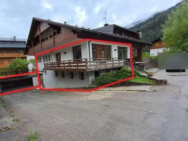 Locale in vendita di 335 m² in Via Pause
