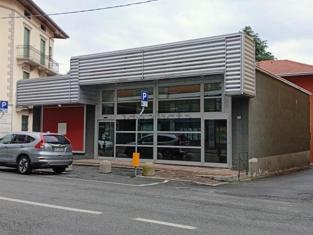 Locale in vendita di 338 m² in Via Giuseppe Mazzini, 70