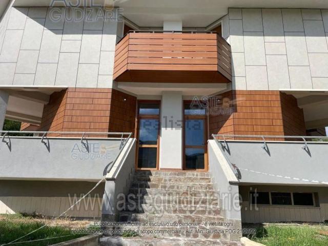 Locale in vendita di 338 m² in Via dell&apos Acqua Savia, 2