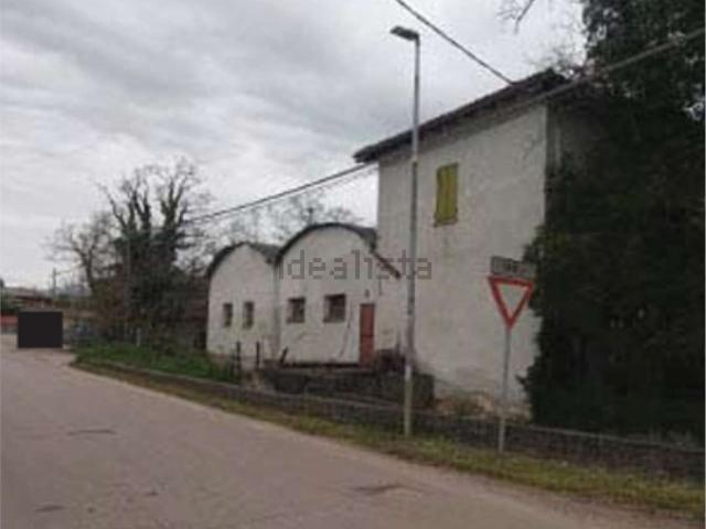 Locale in vendita di 338 m² in Via Solagna, 5