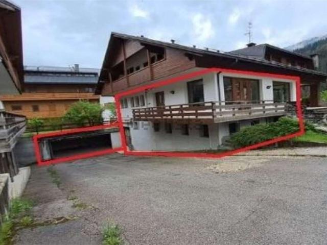 Locale in vendita di 338 m² in Via Pause, 47