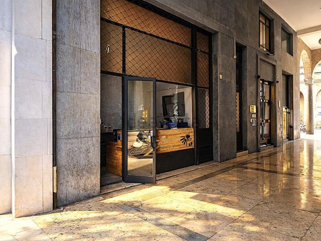 Locale in vendita di 37 m² in Piazza della Vittoria, 11