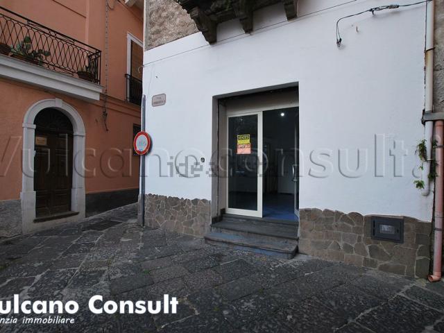 Locale in vendita di 37 m² in Via Umberto Primo, 48