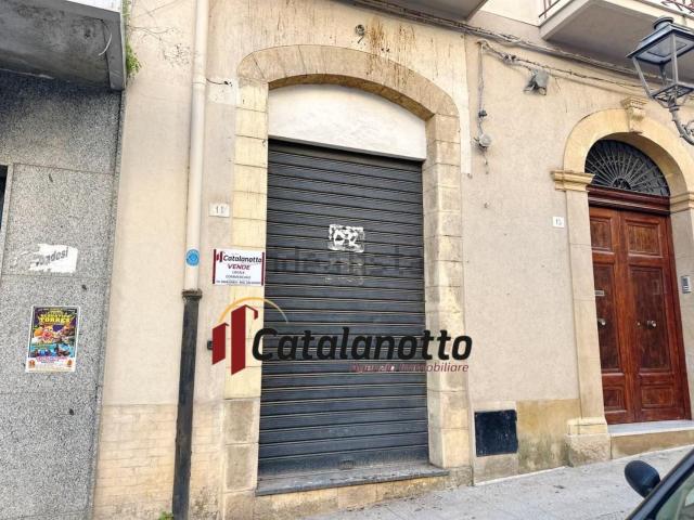 Locale in vendita di 37 m² in Via Vito Lipari, 11