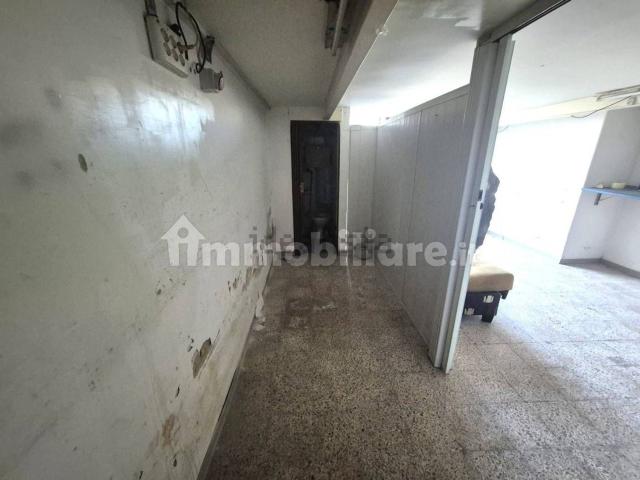 Locale in vendita di 37 m² in Via della Stazione, 14