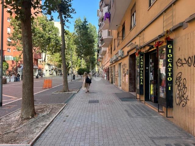 Locale in vendita di 37 m² in Via Flavio Stilicone, 132