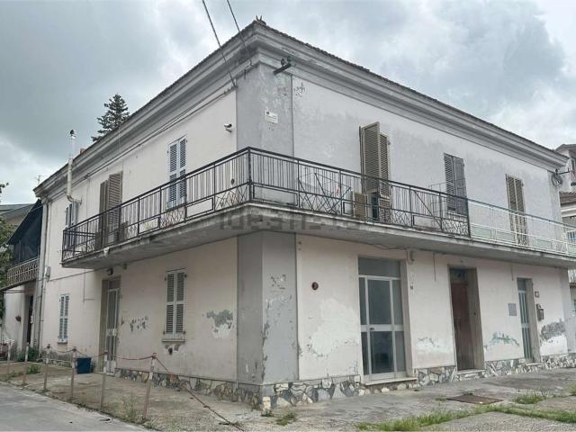 Locale in vendita di 37 m² in Via G. Garibaldi
