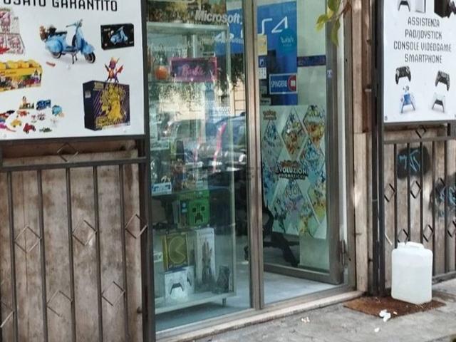 Locale in vendita di 37 m² in Via Sammartino, 28