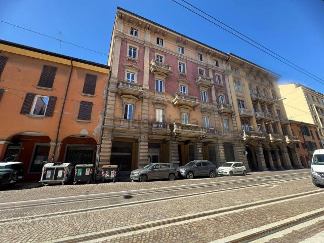 Locale in vendita di 37 m² in Via San Felice, 118