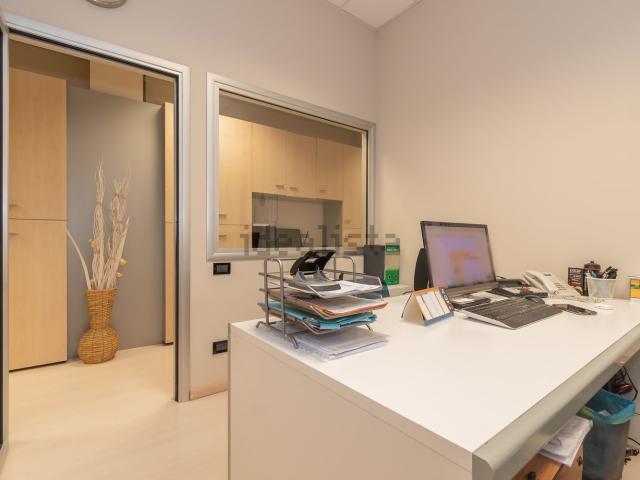 Locale in vendita di 340 m² in Via Giuseppe Mejo Voltolina, 11