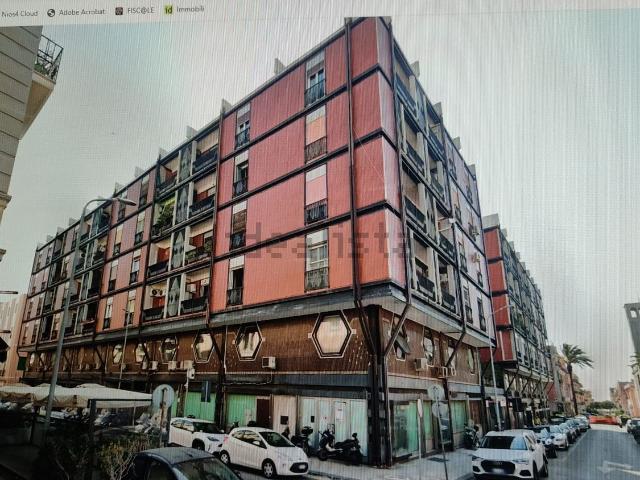 Locale in vendita di 340 m² in Via dei Mille, 243