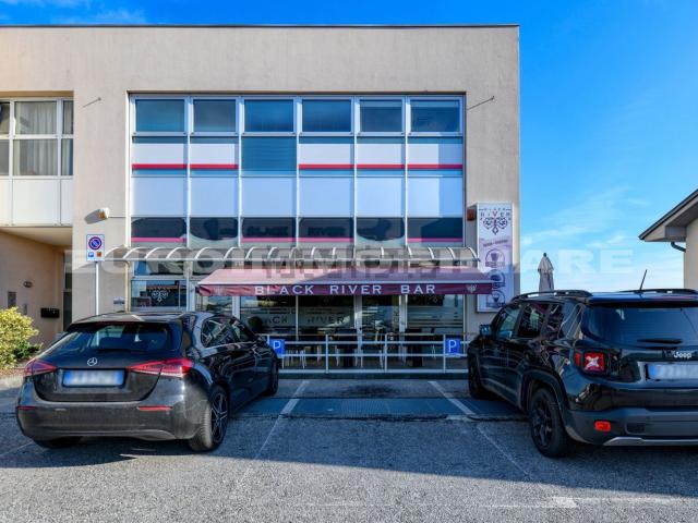 Locale in vendita di 340 m² in Via Franciacorta, 100