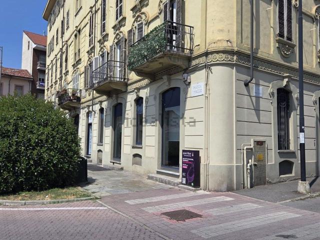 Locale in vendita di 340 m² in Piazza I Maggio, 1