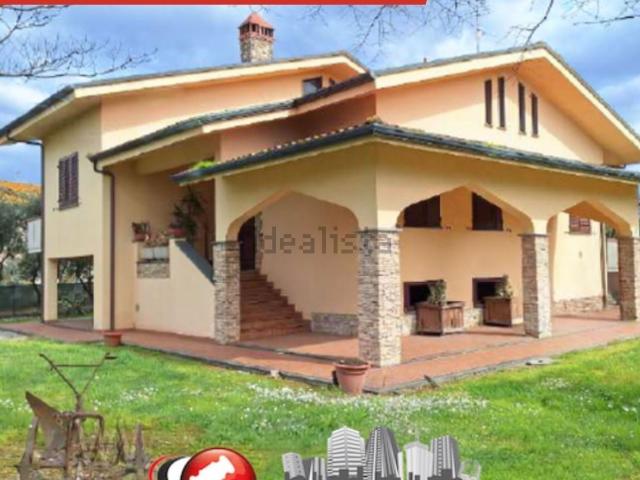 Locale in vendita di 341 m² in Via Stignanese