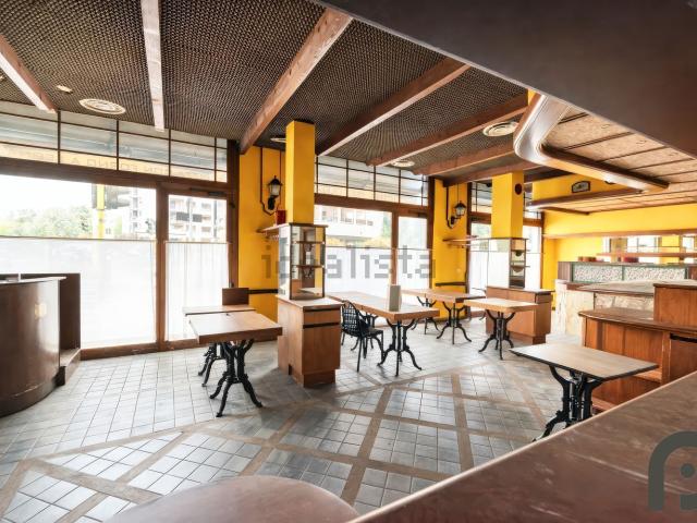 Locale in vendita di 346 m² in Via Marco D&apos Agrate, 29