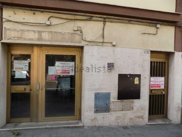 Locale in vendita di 347 m² in Via Siculo Orientale