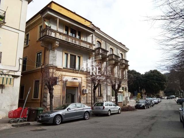 Locale in vendita di 34 m² in Piazza Francesco Crispi, 6