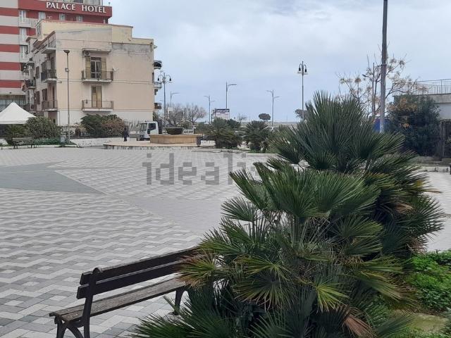 Locale in vendita di 34 m² in Via Vibo Valentia