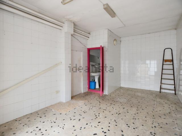 Locale in vendita di 34 m² in Via dei Girasoli, 13