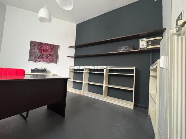 Locale in vendita di 34 m² in Via Privata Druso, 6