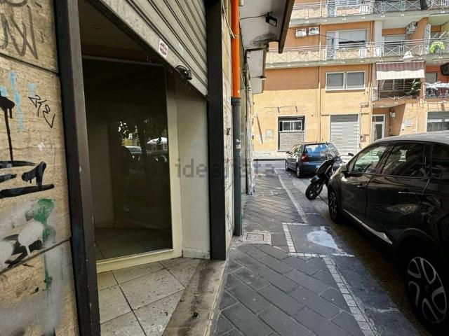 Locale in vendita di 34 m² in Via Sabato Robertelli, 6