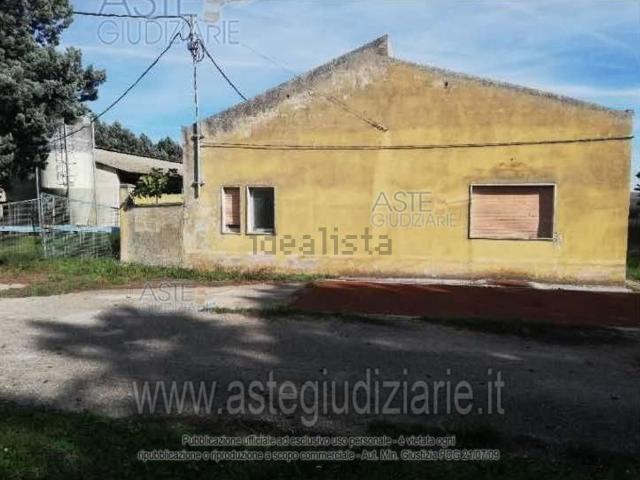 Locale in vendita di 3500 m²