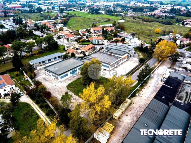 Locale in vendita di 3500 m² in Via Armando Fabi, 251