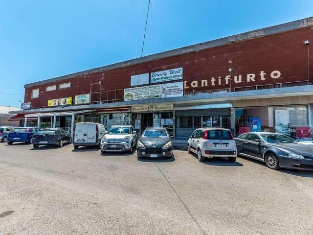Locale in vendita di 350 m²