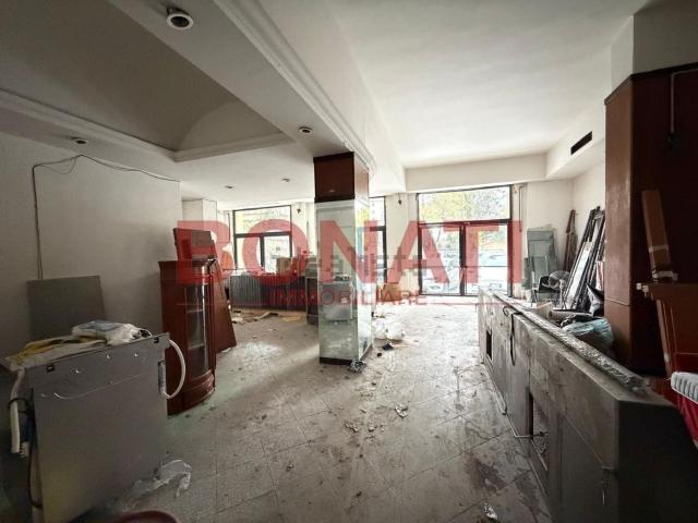 Locale in vendita di 350 m²