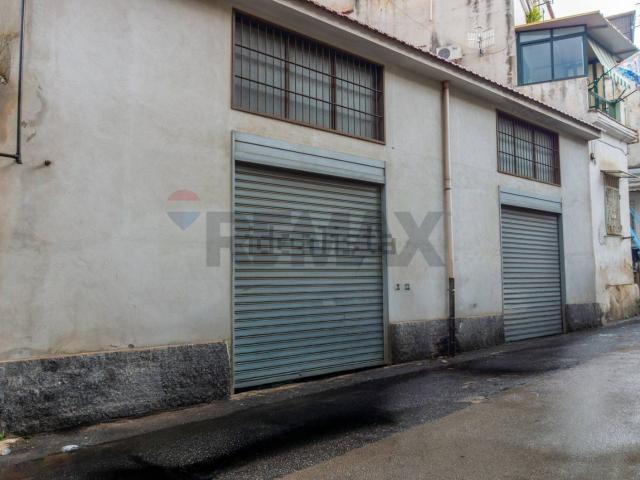 Locale in vendita di 350 m²