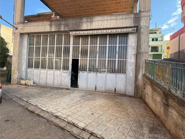 Locale in vendita di 350 m²