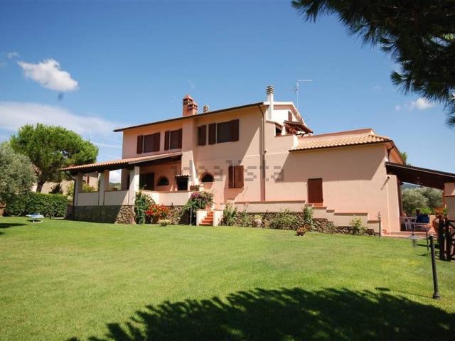 Locale in vendita di 350 m²