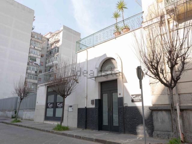 Locale in vendita di 350 m² in Via Carlo Verre, 21